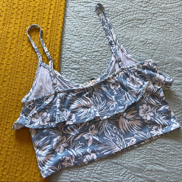 Roxy Cropped Tank - Picture 3 of 5